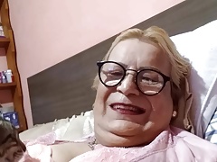 75 year old Angela achieves rich orgasms A good masturbation